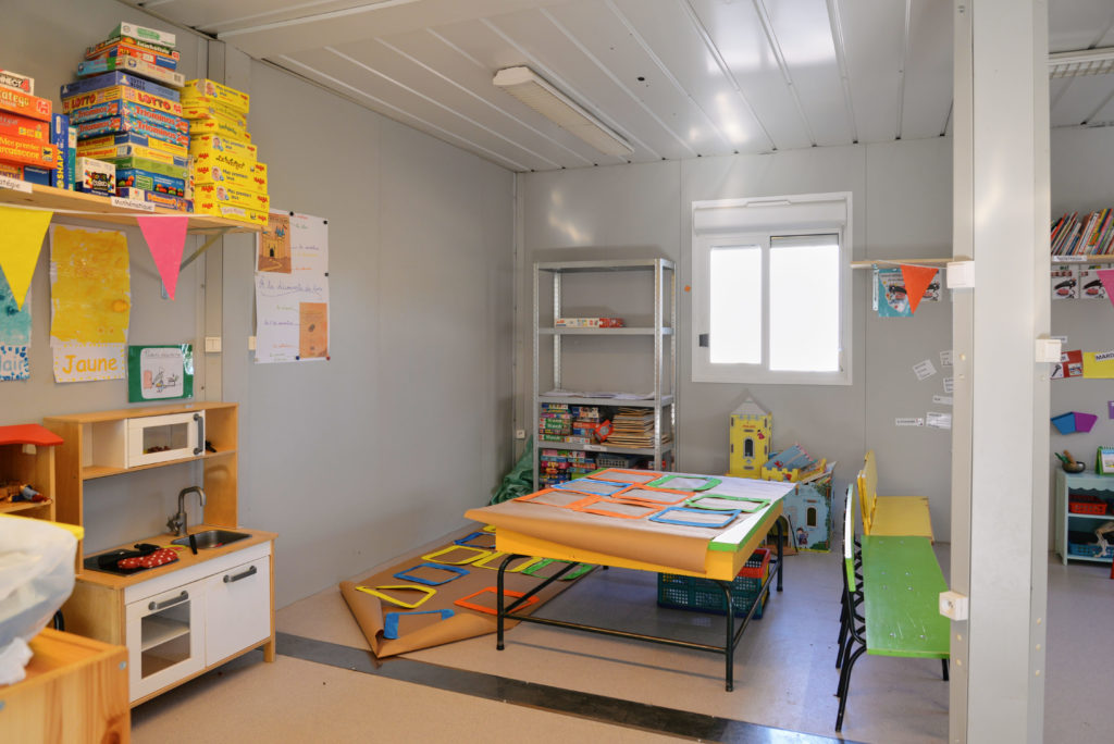 Classes scolaires sur 2 niveaux